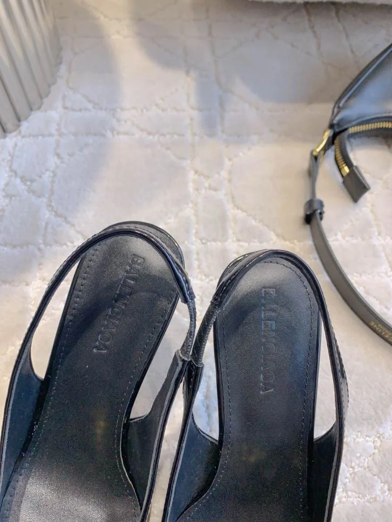 WaterResistant Balenciaga Sandals 17039