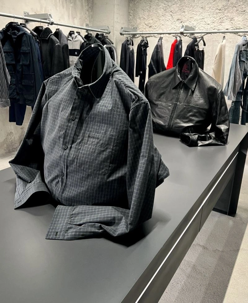 Balenciaga Shirts EasyCare 98706