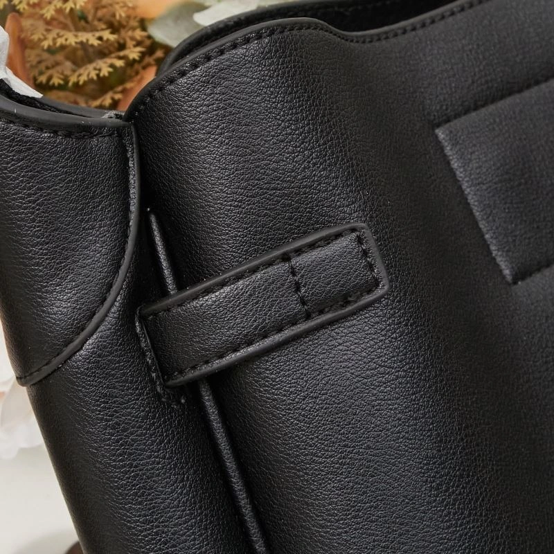 Trendsetting Balenciaga Shopping Bags 89316