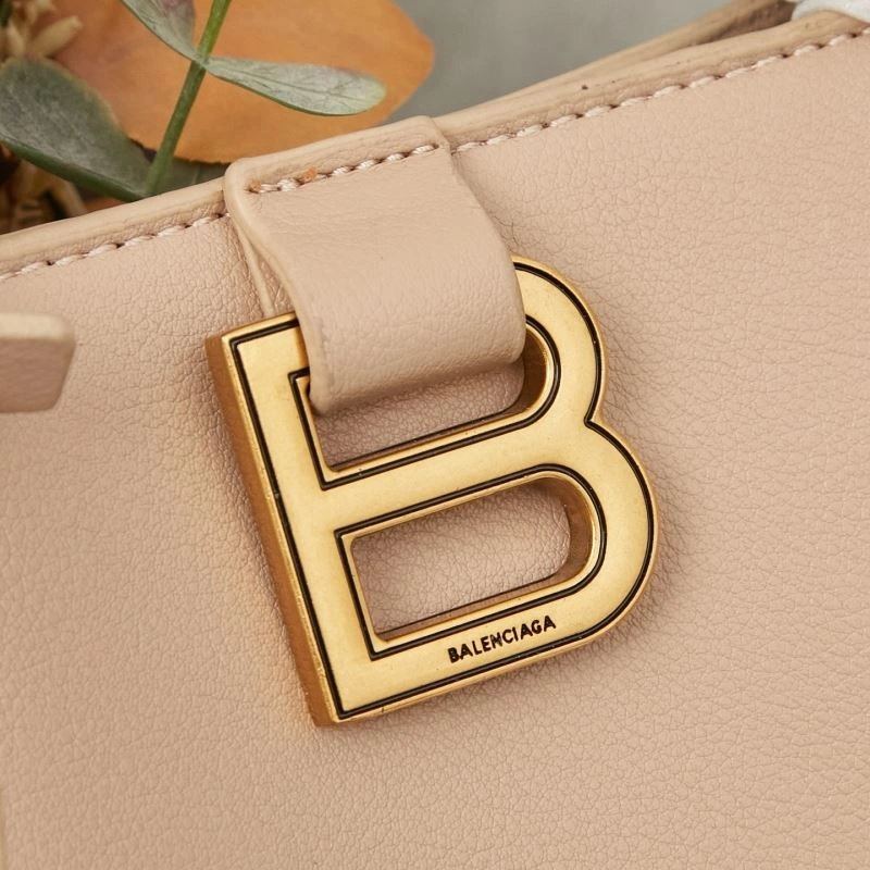 Vibrant Balenciaga Shopping Bags 89315