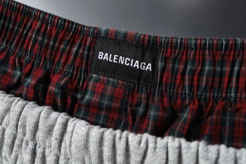 Balenciaga Short Pants UrbanChic 98622
