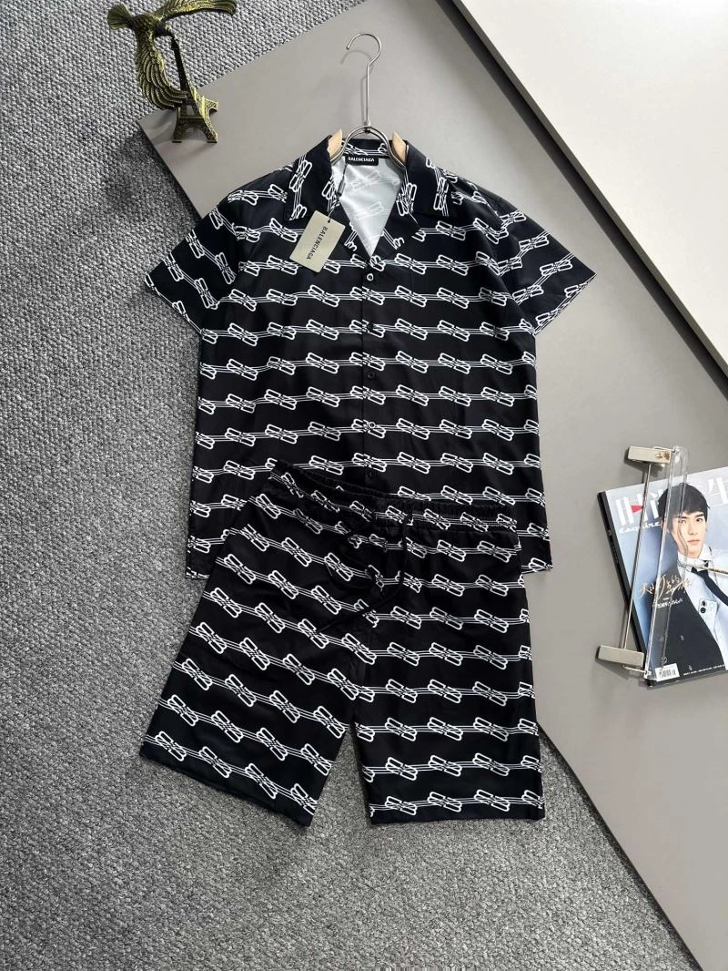 Balenciaga Short Suits Functional 98581