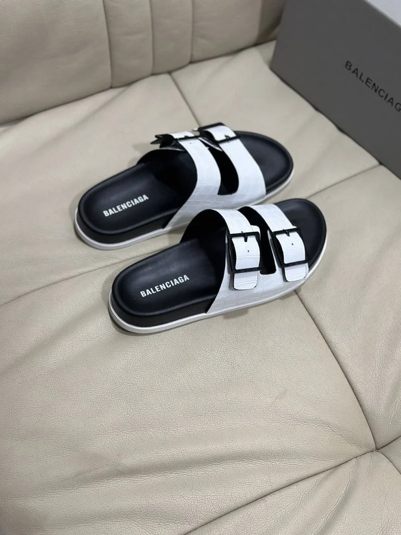 Chic Balenciaga Slippers 16573