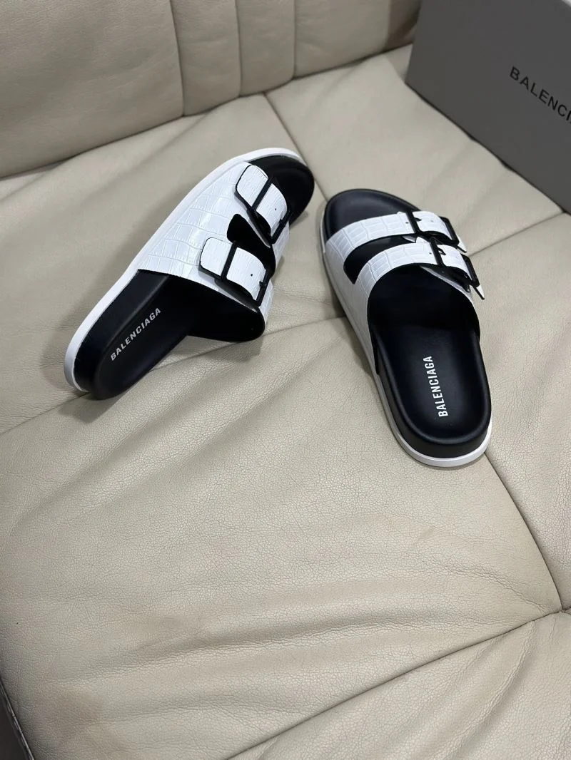 Chic Balenciaga Slippers 16573