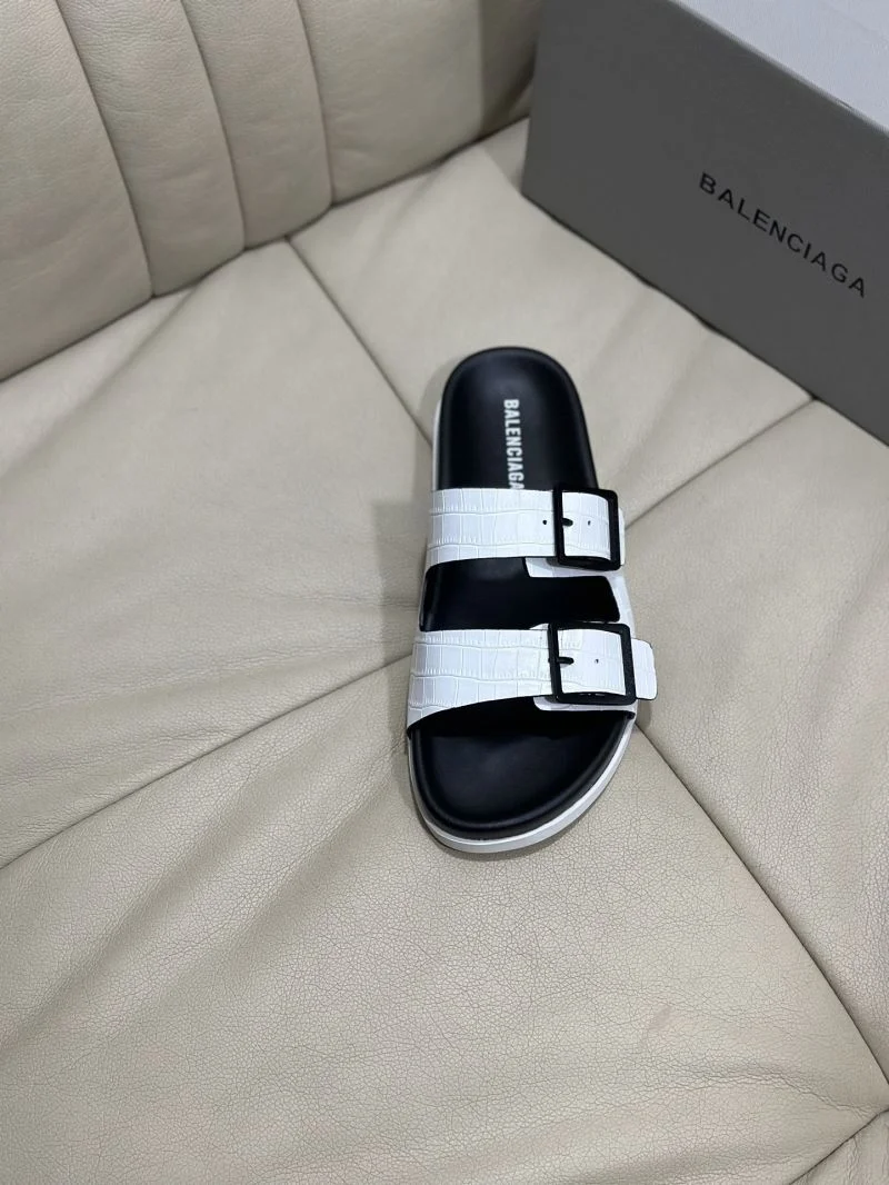 Chic Balenciaga Slippers 16573