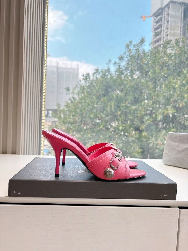 Balenciaga Slippers Attractive 16833