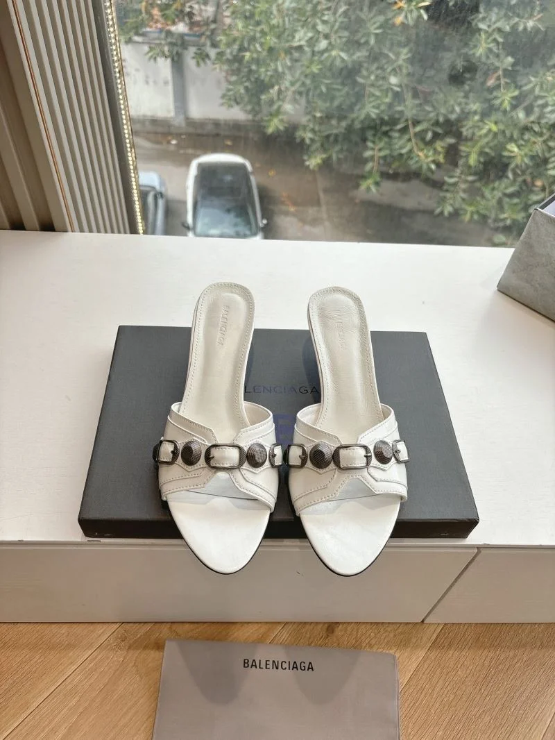Vibrant Balenciaga Slippers 16786