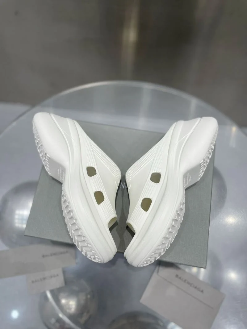 Balenciaga Slippers TimelessDesign 16717