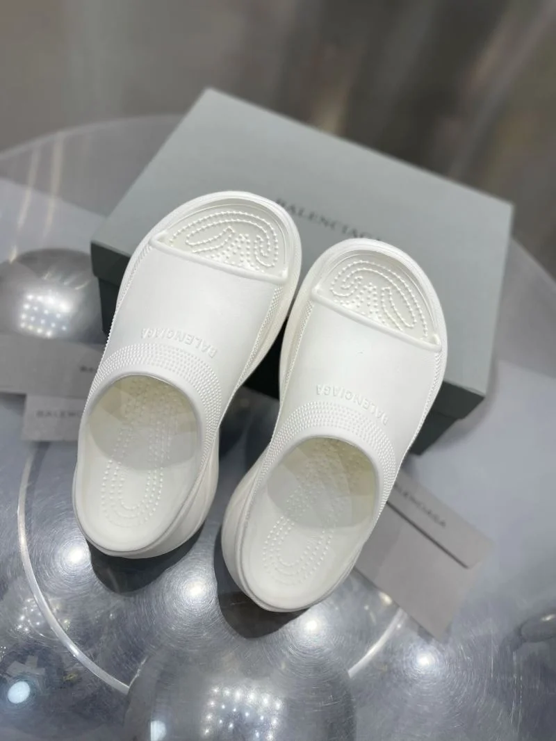 Balenciaga Slippers TimelessDesign 16717