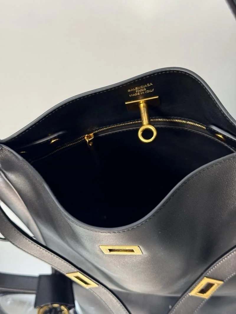 Balenciaga Small Bucket Bag - Latest Must-Have Accessory Durable 38254