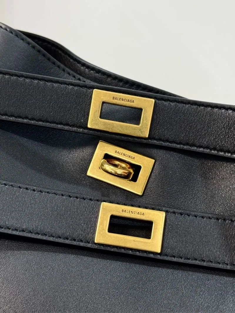 Balenciaga Small Bucket Bag - Latest Must-Have Accessory Durable 38254