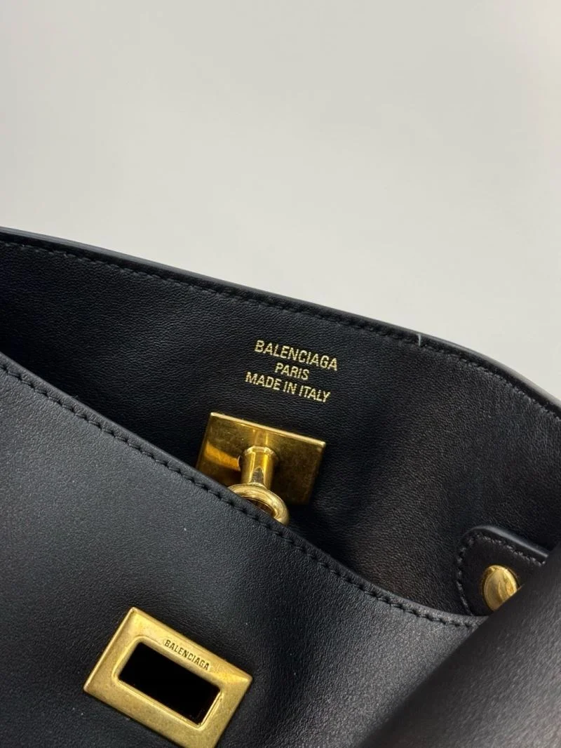 Balenciaga Small Bucket Bag - Latest Must-Have Accessory Durable 38254