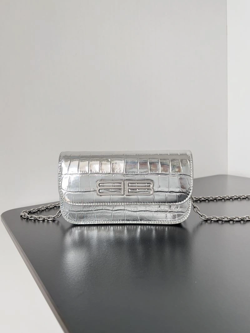 GoodFit Balenciaga Spring 2022 Gossip Crossbody Bag with Double B Logo 78620