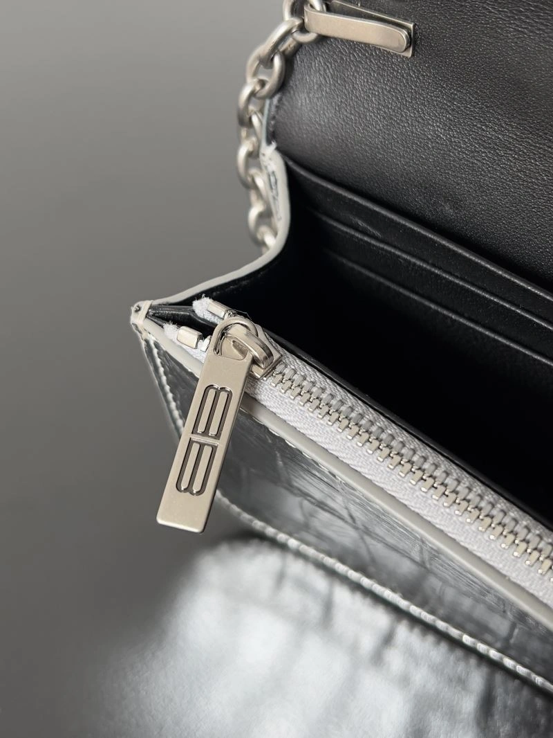 GoodFit Balenciaga Spring 2022 Gossip Crossbody Bag with Double B Logo 78620