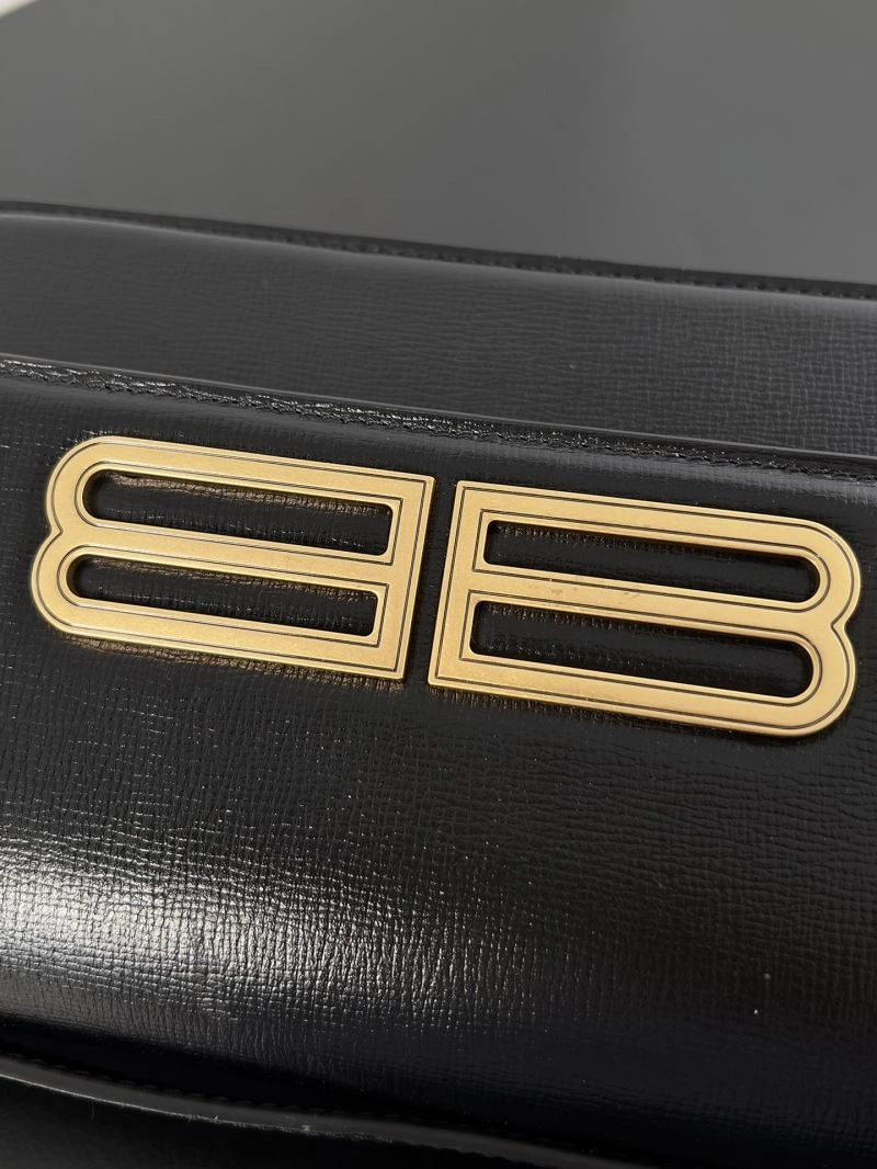 Balenciaga Spring 2022 Gossip Crossbody Bag with Double B Logo WellDesigned 78613
