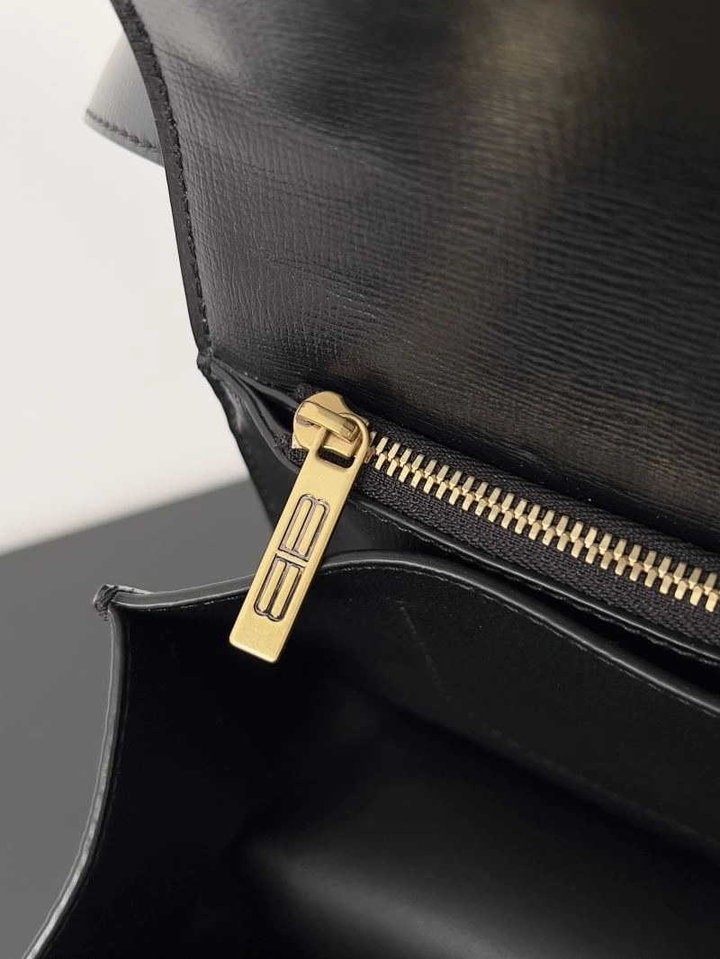 Balenciaga Spring 2022 Gossip Crossbody Bag with Double B Logo WellDesigned 78613