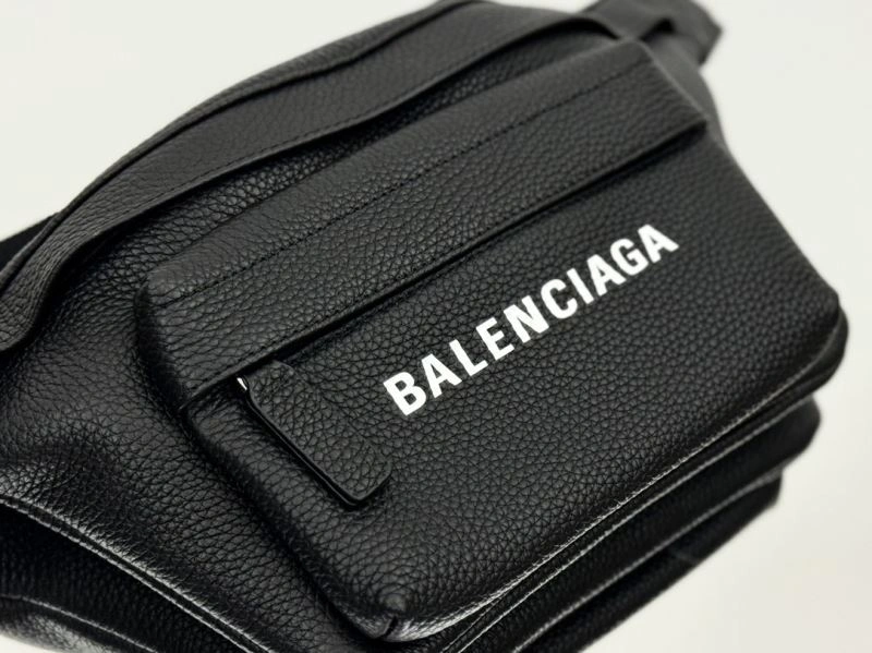 Balenciaga  All-Leather Waist Bag for Ultimate Body Proportion Functional 66953
