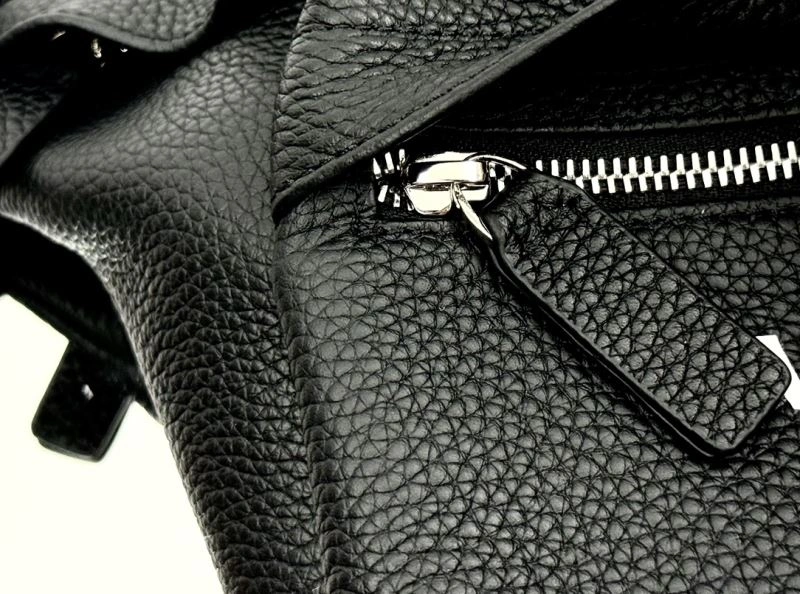 Balenciaga  All-Leather Waist Bag for Ultimate Body Proportion Functional 66953