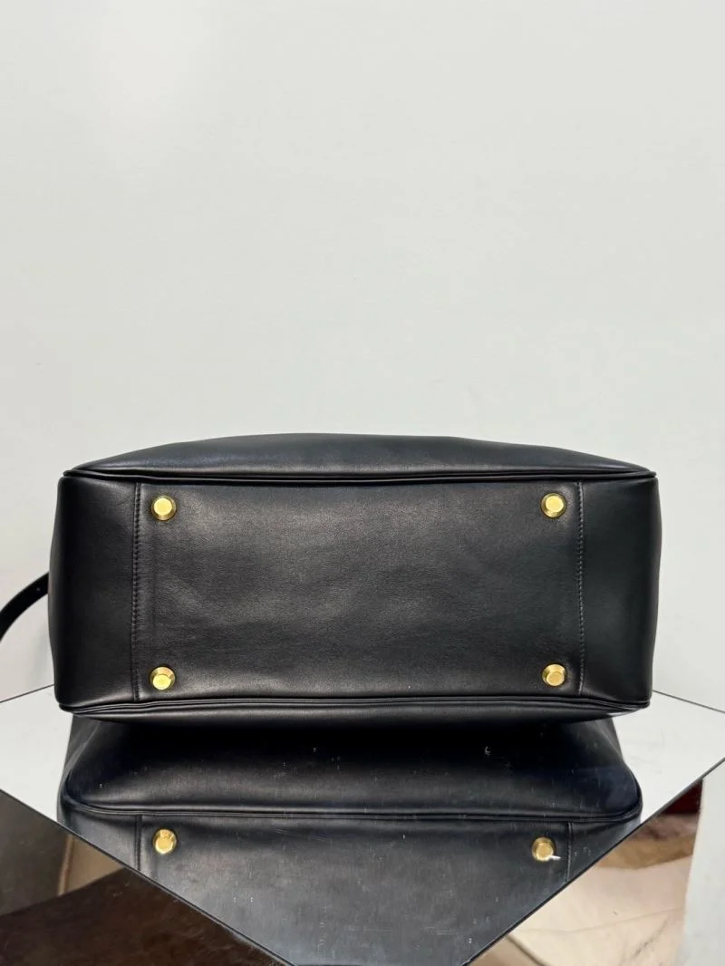MultiPurpose Balenciaga  Large Bucket Bag - Authentic Photos Collection 38251