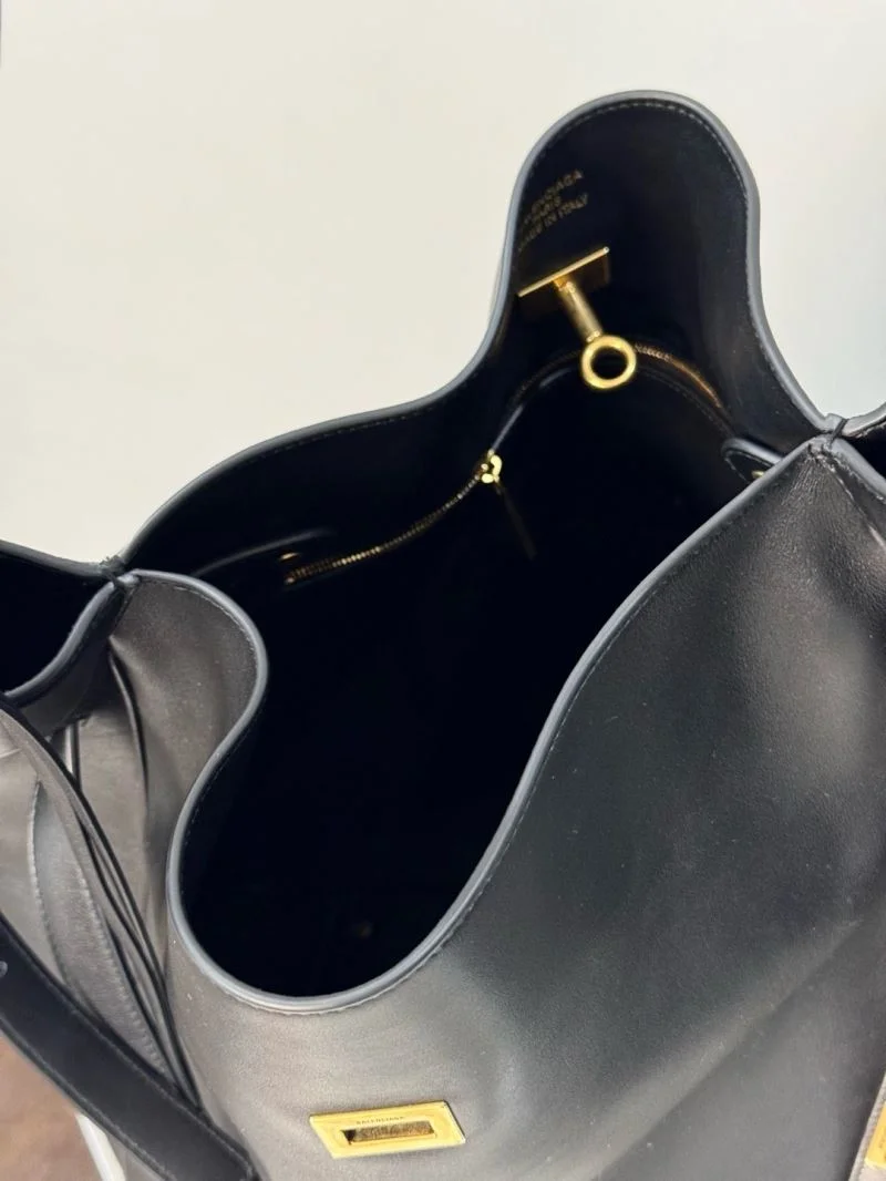 MultiPurpose Balenciaga  Large Bucket Bag - Authentic Photos Collection 38251