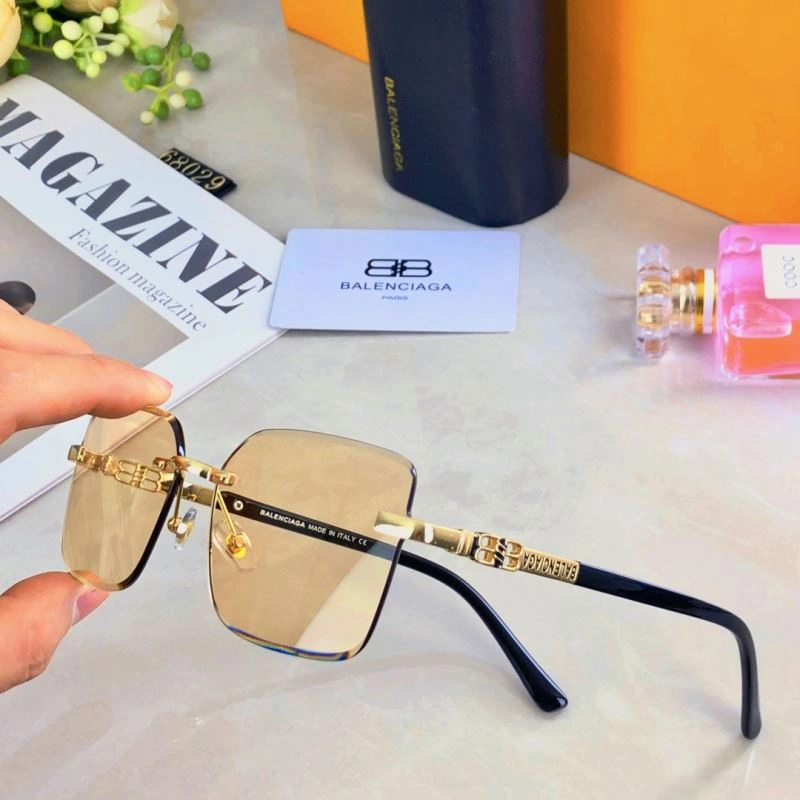 Unisex Balenciaga Sunglasses 277009