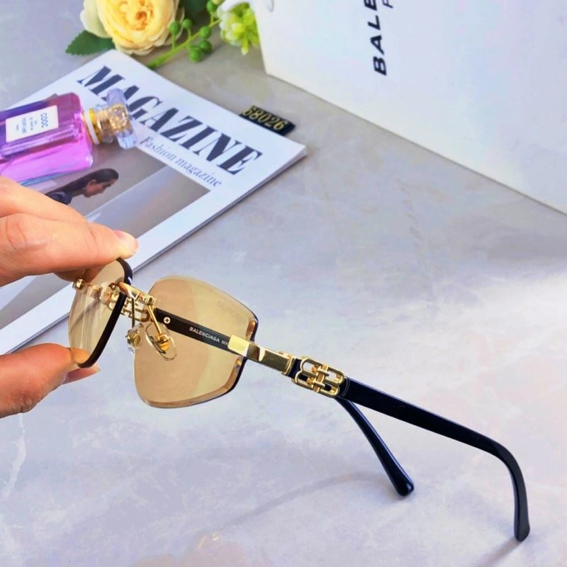 Balenciaga Sunglasses Reliable 277024