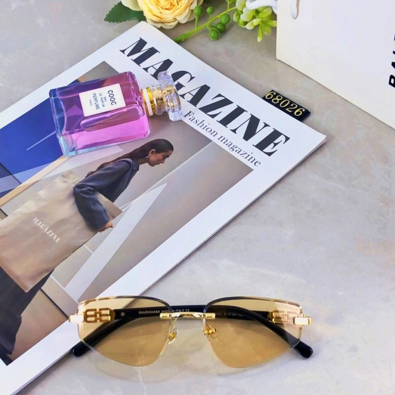 Balenciaga Sunglasses Reliable 277024
