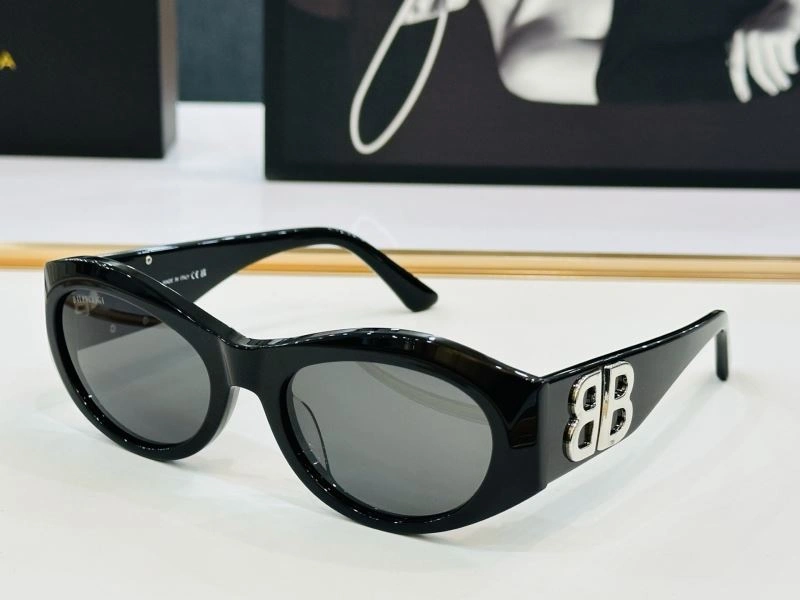 Chic Balenciaga Sunglasses 276998