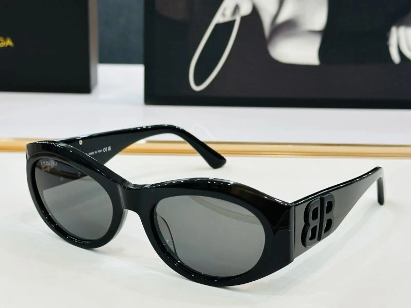 Chic Balenciaga Sunglasses 276998