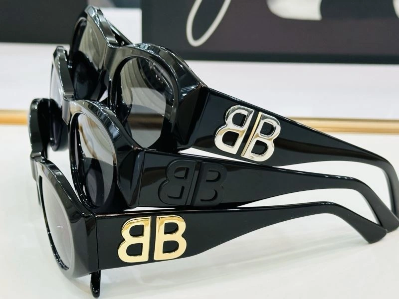 Chic Balenciaga Sunglasses 276998