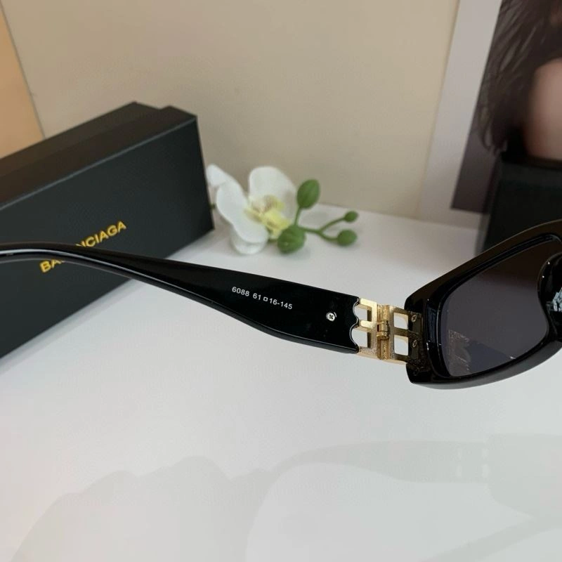 Balenciaga Sunglasses Unisex 276971