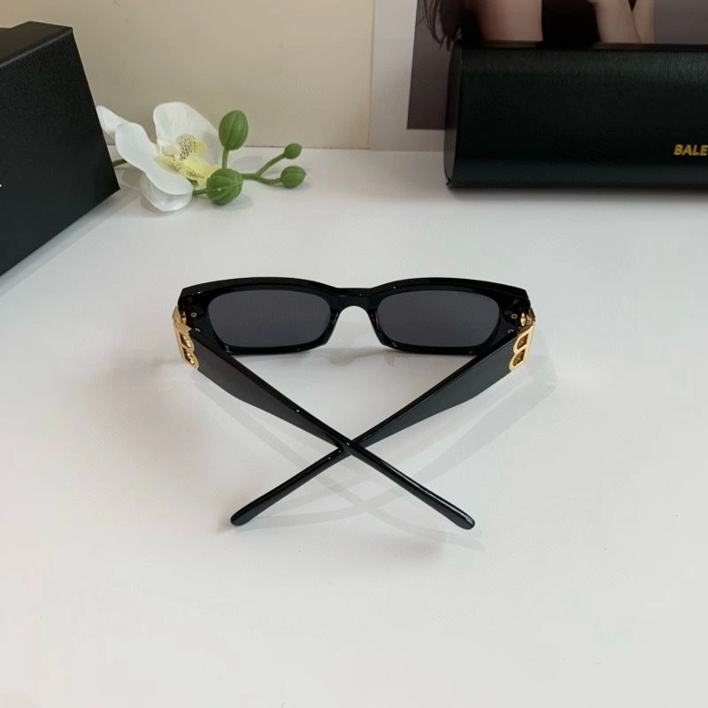 Balenciaga Sunglasses Unisex 276971