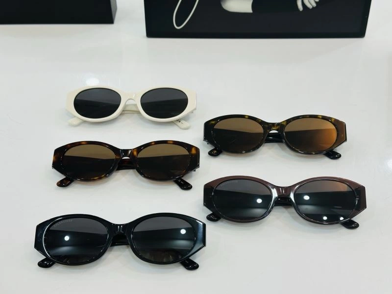 Youthful Balenciaga Sunglasses 277012