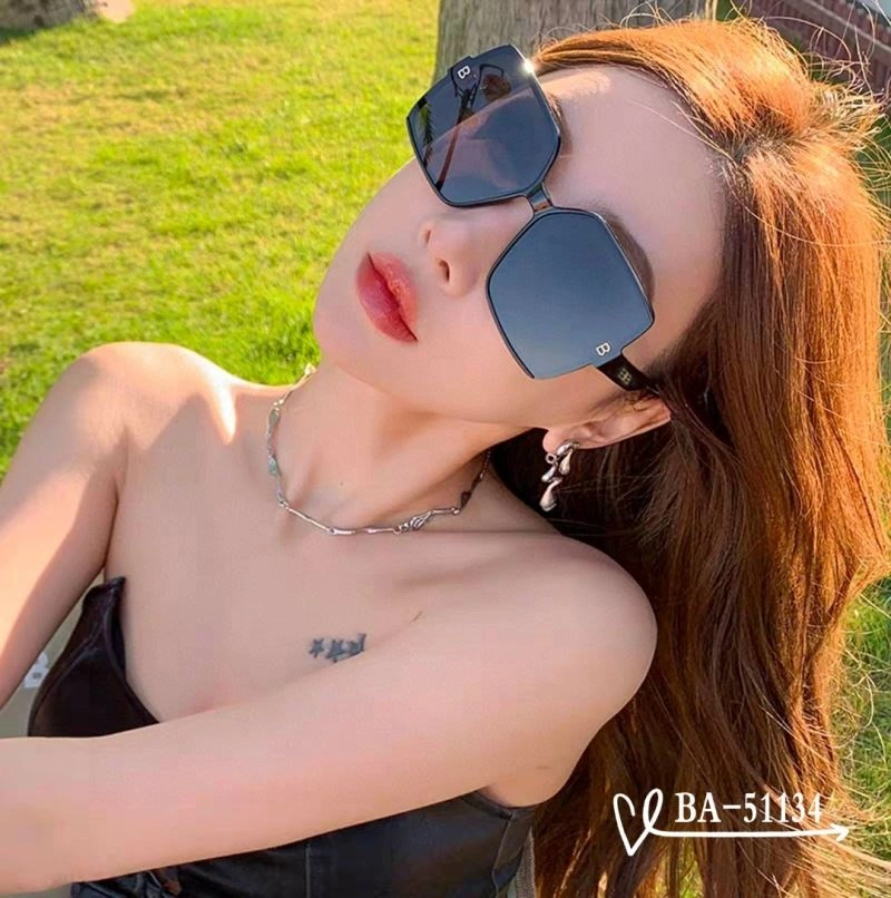Balenciaga Sunglasses Lightweight 277025