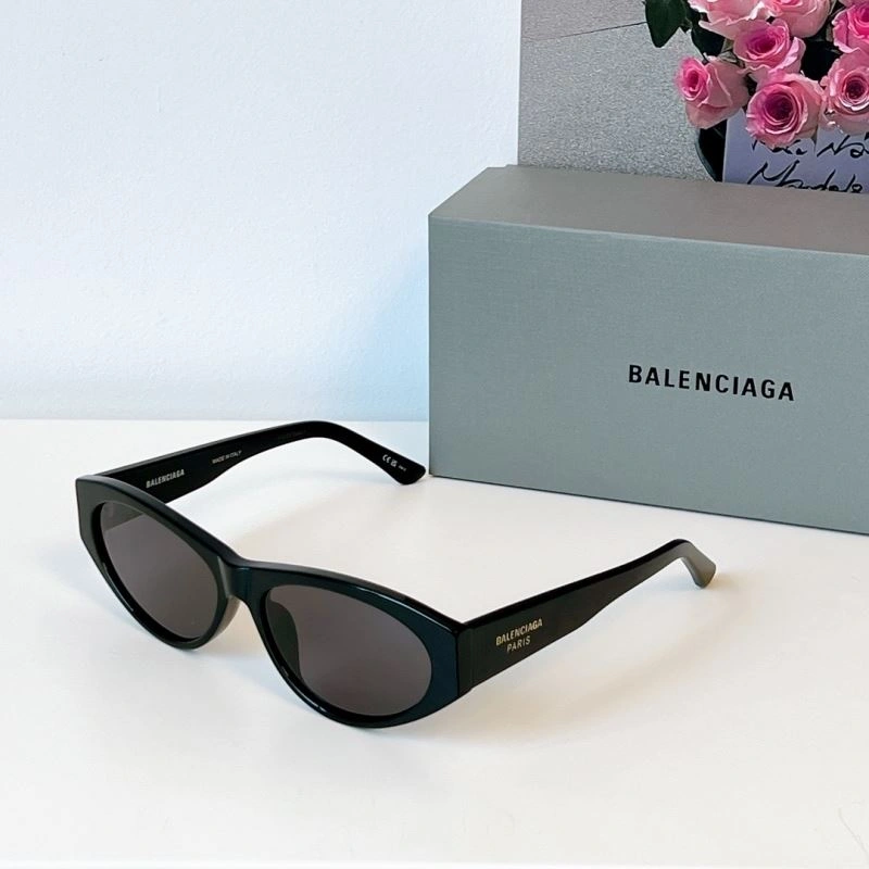Balenciaga Sunglasses Fashionable 277006