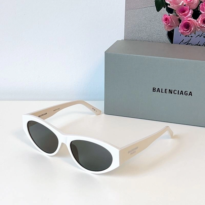 Balenciaga Sunglasses Fashionable 277006
