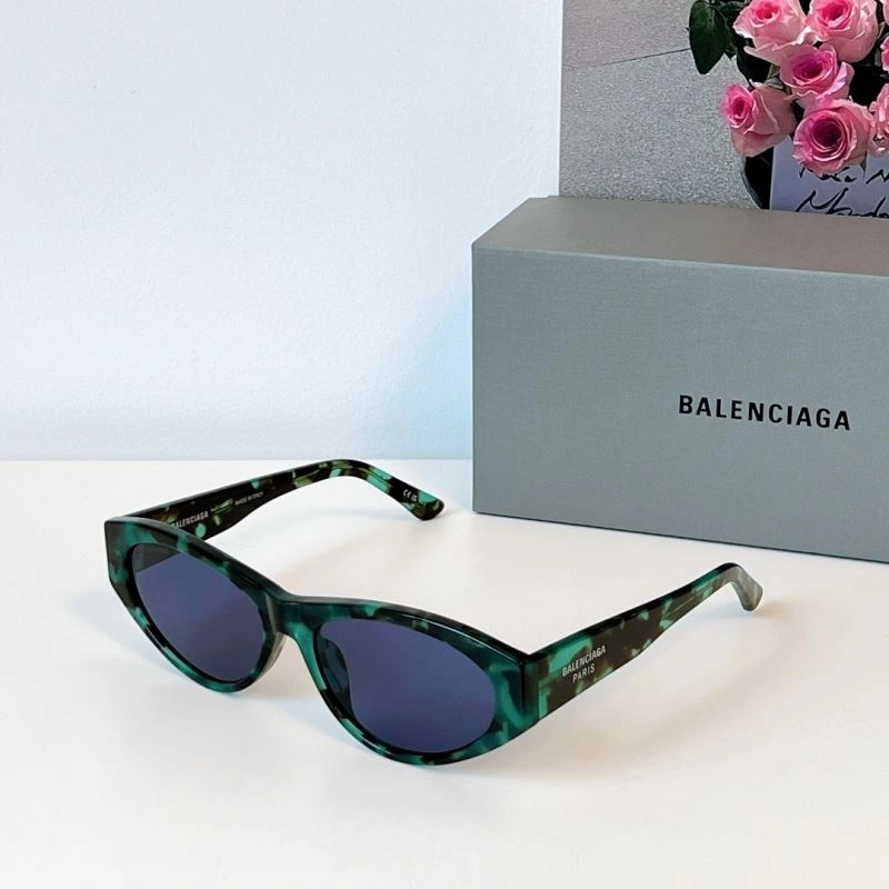 Balenciaga Sunglasses Fashionable 277006