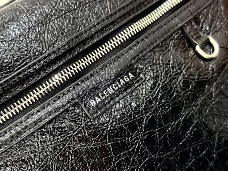 Balenciaga Superbusy Crossbody Messenger Bag - RelaxedFit 38244