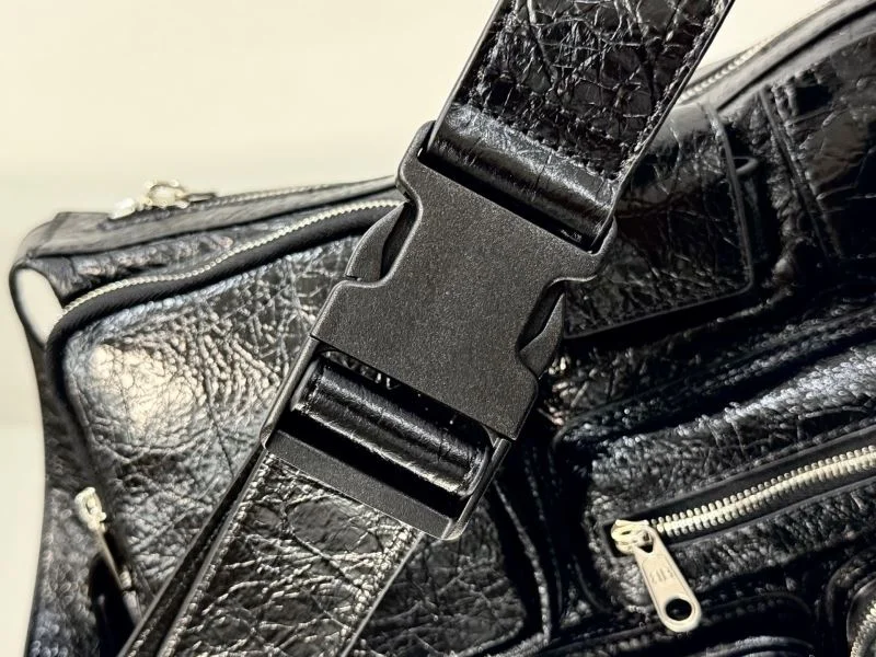 Balenciaga Superbusy Crossbody Messenger Bag - RelaxedFit 38244