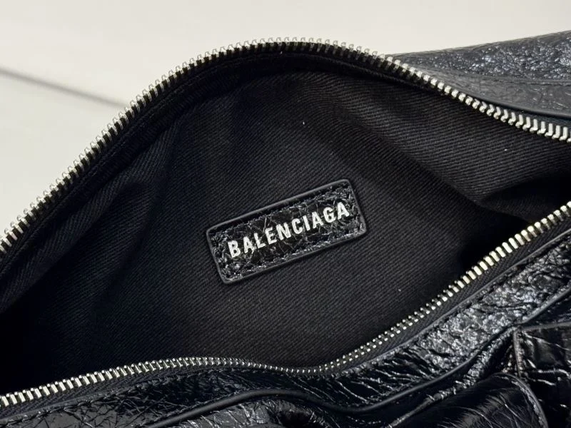Balenciaga Superbusy Crossbody Messenger Bag - RelaxedFit 38244