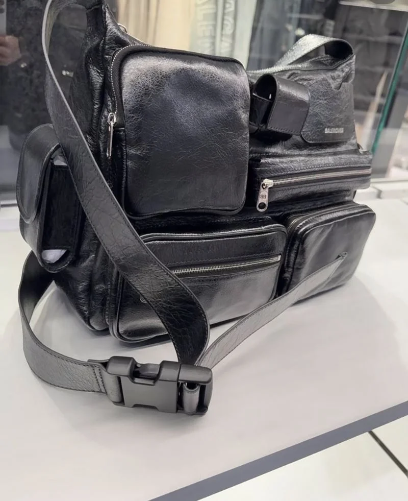 Balenciaga Superbusy Crossbody Messenger Bag - RelaxedFit 38244