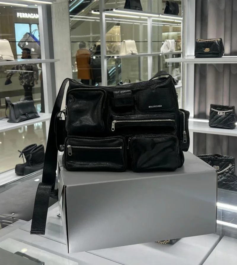 Balenciaga Superbusy Crossbody Messenger Bag - RelaxedFit 38244