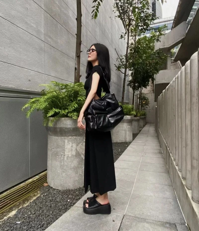 Balenciaga Superbusy Vintage Lambskin Motorcycle Tote Bag Tailored 38292