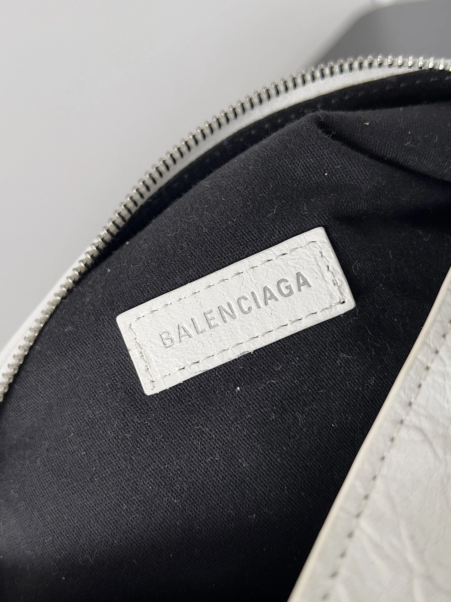 TechFriendly Balenciaga Superbusy Vintage Lambskin Shoulder Bag - Dark Punk Tote 64658