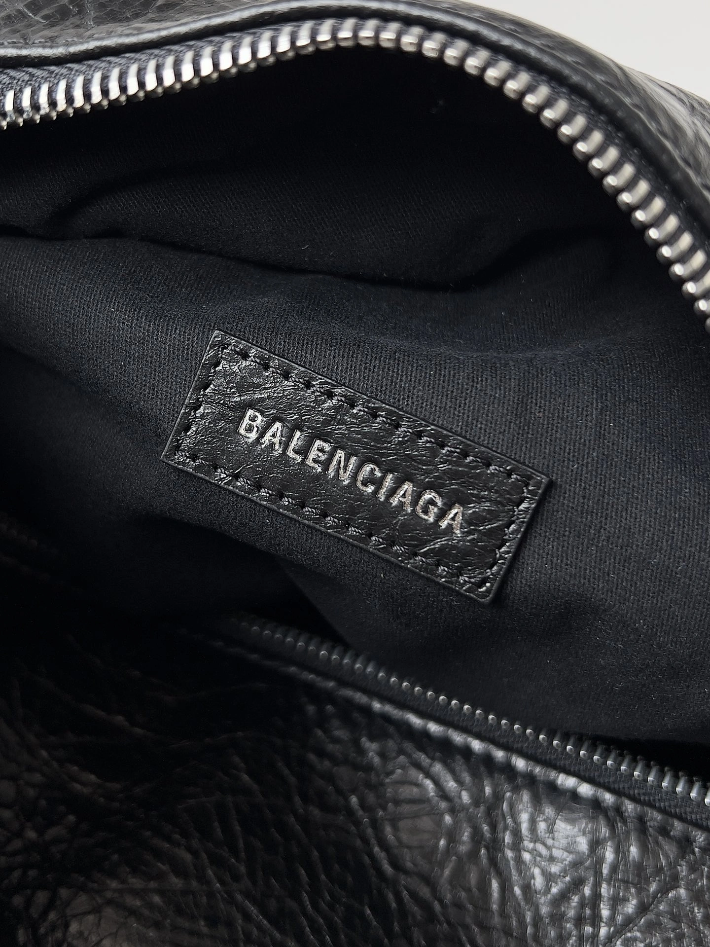 TechFriendly Balenciaga Superbusy Vintage Sheepskin Multifunctional Tote Bag 64670