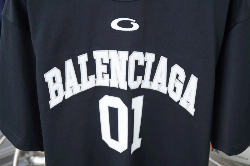 Balenciaga T-Shirts FashionForward 98573
