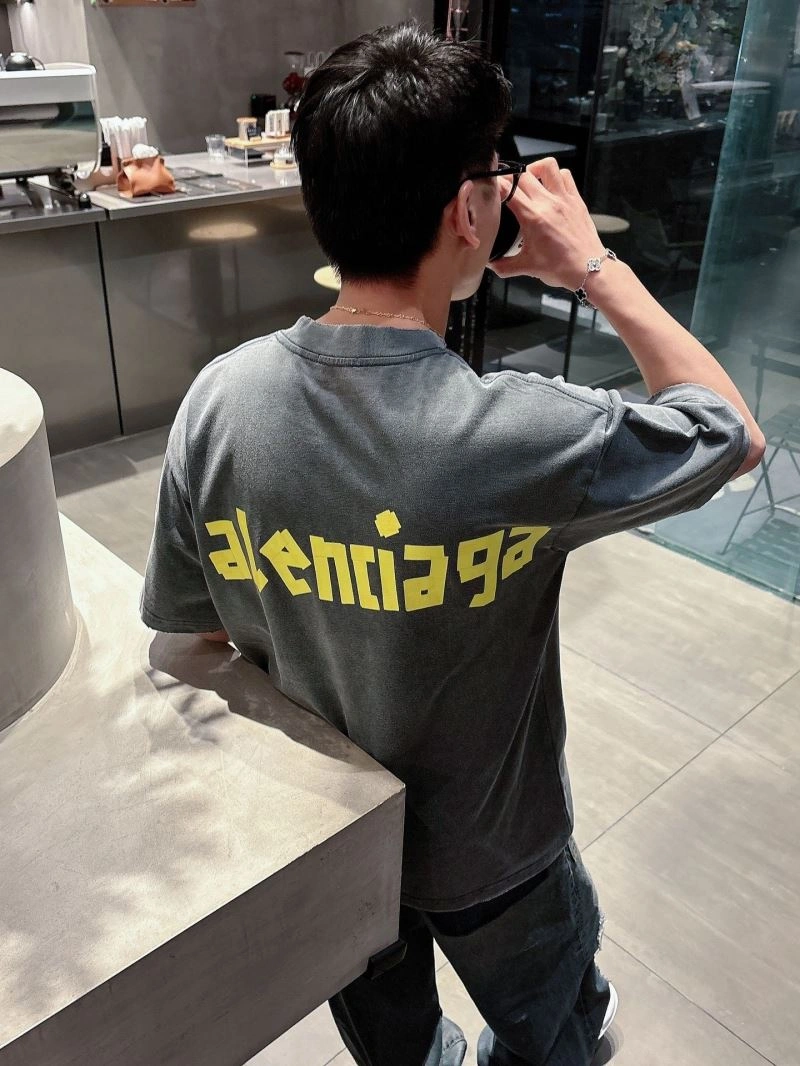 FlexibleFit Balenciaga T-Shirts 98564