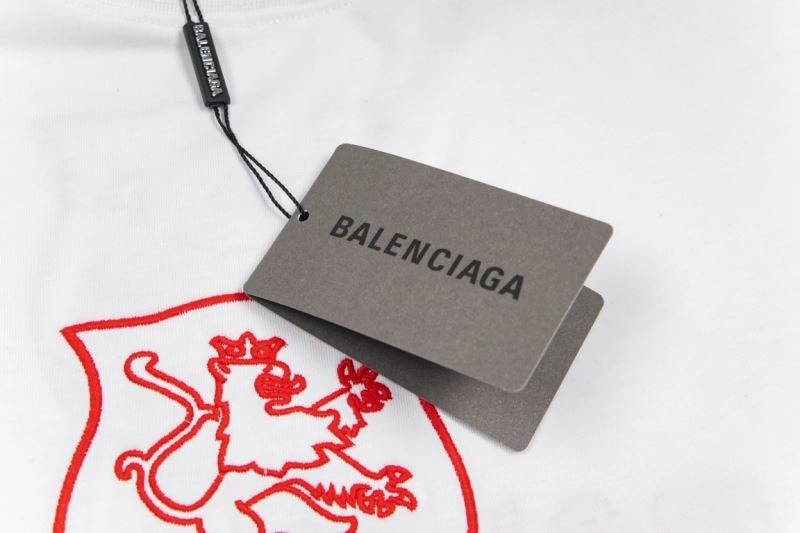 Versatile Balenciaga T-Shirts 98552