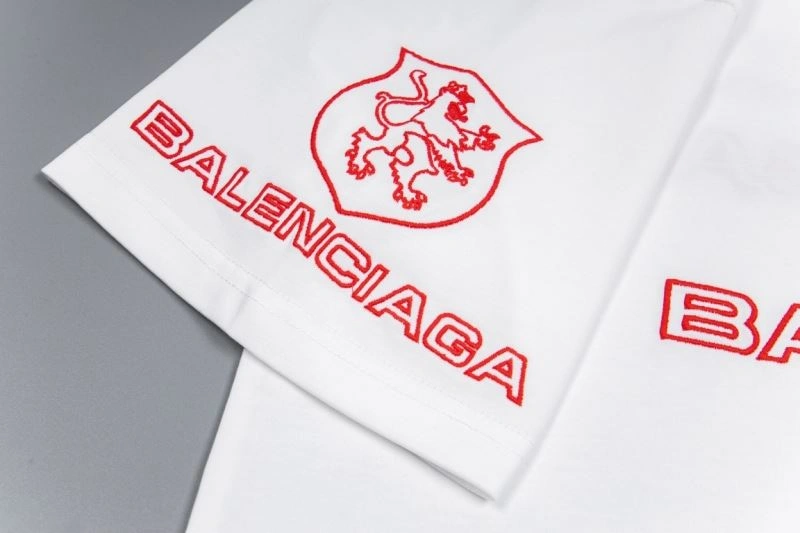 Versatile Balenciaga T-Shirts 98552