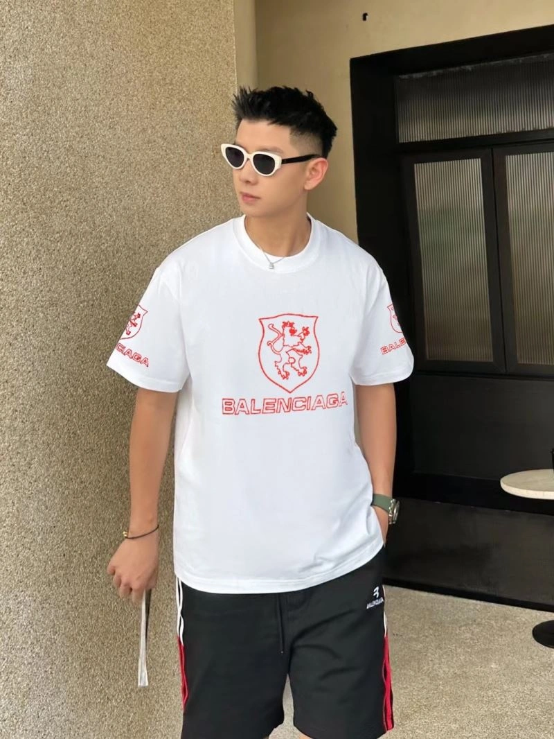 Versatile Balenciaga T-Shirts 98552